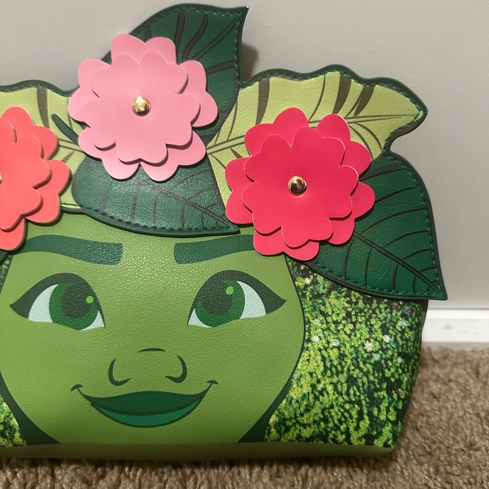 NWT Disney Moana Te Fiti Hei Hei Pua makeup bag Clutch - Picture 3 of 4